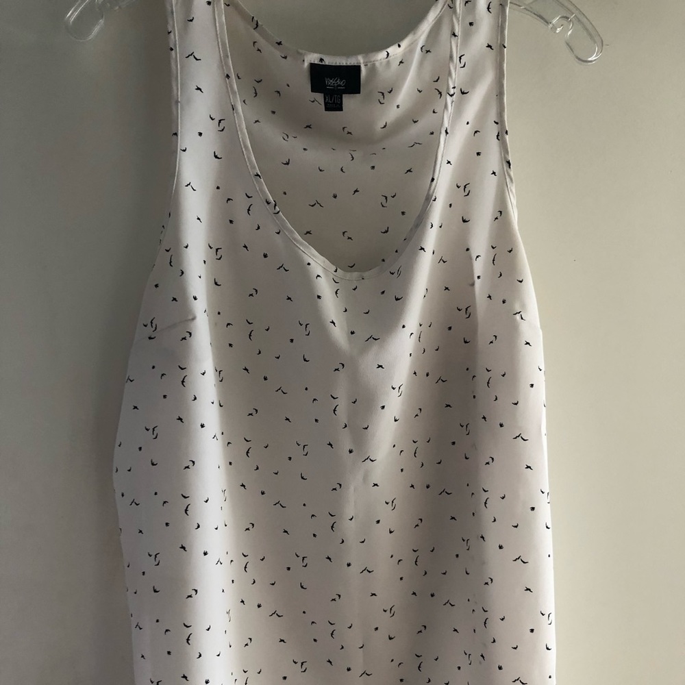 🍾sale! Sleeveless blouse with birds